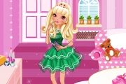 Apple White's Fun Fashion
